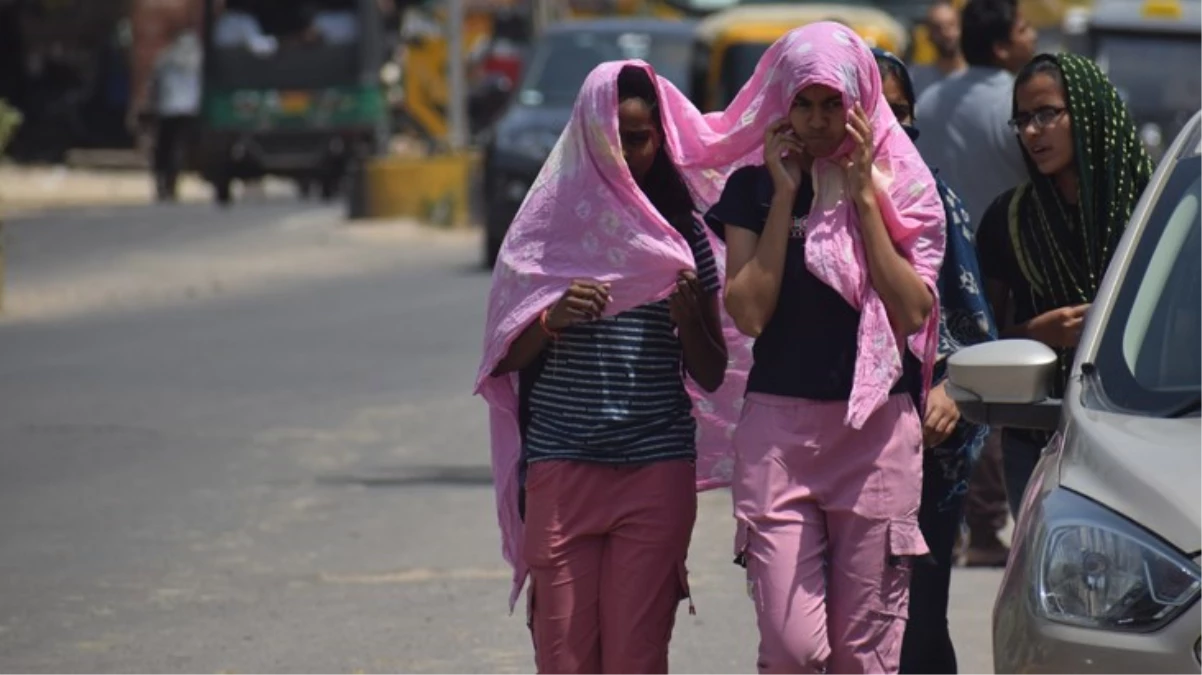 Hindistan'da aşırı sıcaklar yüzünden 2 günde 34 kişi hayatını kaybetti